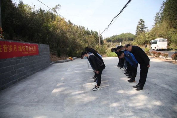 图4.jpg